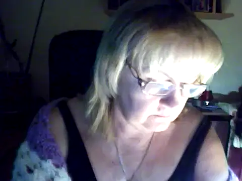 Snapshot of Violet5364 chatting on March 6, 7:54 pm Violet5364 online show from March 6, 7:54 pm