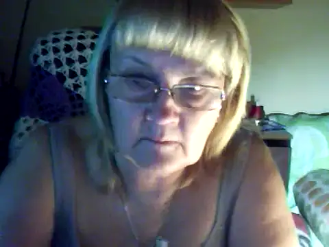 Snapshot of Violet5364 chatting on March 11, 8:31 pm Violet5364 online show from March 11, 8:31 pm