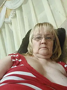 Snapshot of Violet5364 chatting on February 28, 9:16 pm Violet5364 online show from February 28, 9:16 pm