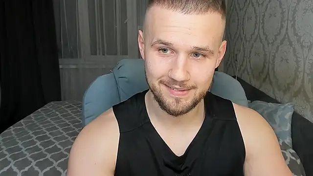 Snapshot of Vladik_b chatting on February 15, 4:56 pm Vladik b online show from February 15, 4:56 pm