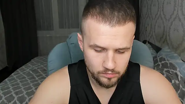 Snapshot of Vladik_b chatting on February 22, 7:25 pm Vladik b online show from February 22, 7:25 pm