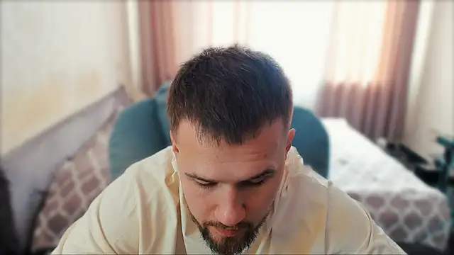 Snapshot of Vladik_b chatting on March 2, 12:12 pm Vladik b online show from March 2, 12:12 pm