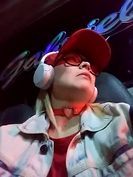 CandieGilson   online show from March 25, 10:43 am