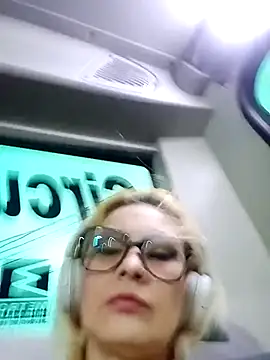 CandieGilson   online show from March 28, 11:10 am