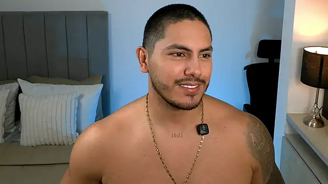 Snapshot of owen-pierces chatting on June 1, 3:52 am owen-pierces online show from June 1, 3:52 am