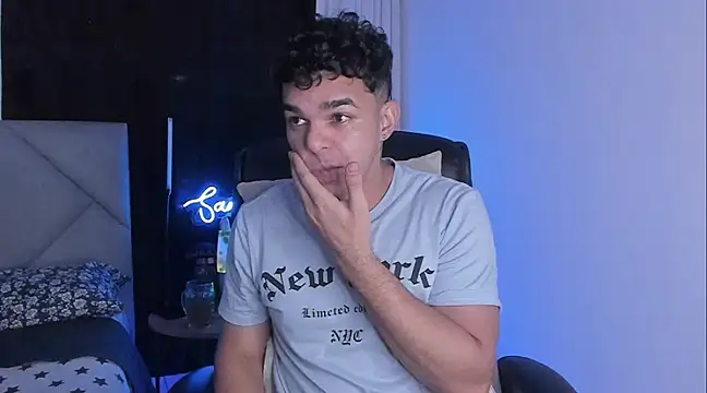 Snapshot of samm_sv chatting on March 14, 4:54 am samm sv online show from March 14, 4:54 am