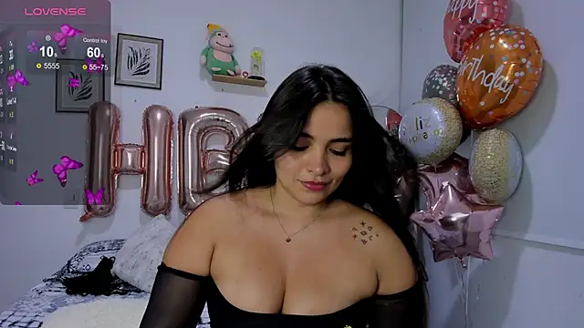 Snapshot of sarita_bigbooty_ chatting on May 4, 4:19 am sarita bigbooty online show from May 4, 4:19 am
