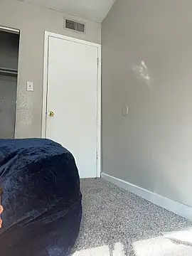 angelicasn0w online show from April 22, 1:56 pm