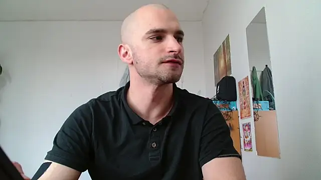 OskarBreno online show from May 20, 12:00 pm
