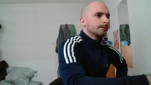 OskarBreno online show from May 25, 9:48 am