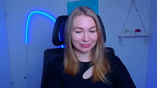Snapshot of Dana_flowers chatting on April 23, 5:41 am Dana flowers online show from April 23, 5:41 am