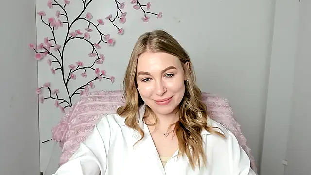 Snapshot of Dana_flowers chatting on July 25, 5:38 am Dana flowers online show from July 25, 5:38 am