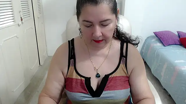 leonela 69 online show from April 6, 12:19 am
