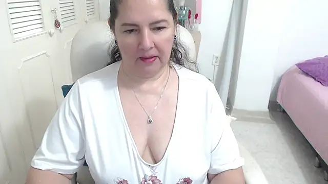 leonela 69 online show from April 22, 2:58 am