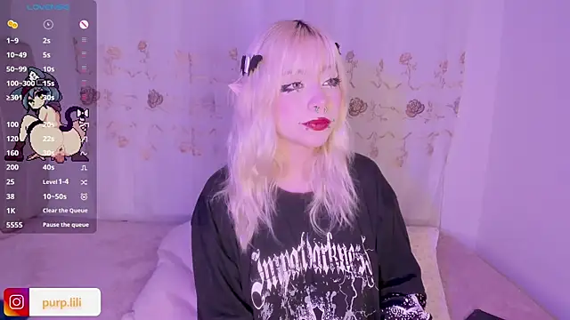 Snapshot of purplelilith3 chatting on April 23, 6:36 am purplelilith3 online show from April 23, 6:36 am