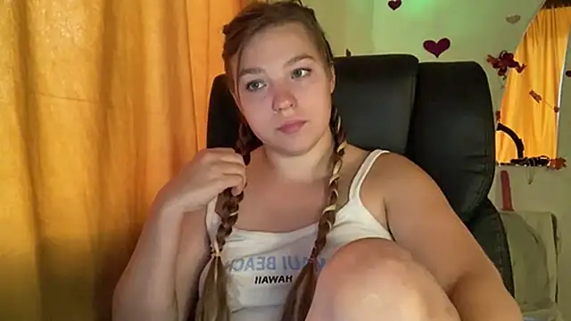 Snapshot of SweetAlissa18 chatting on September 10, 1:22 pm SweetAlissa18 online show from September 10, 1:22 pm