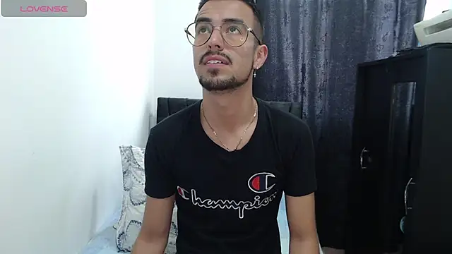 Snapshot of Demian_val chatting on March 5, 4:24 pm Demian val online show from March 5, 4:24 pm