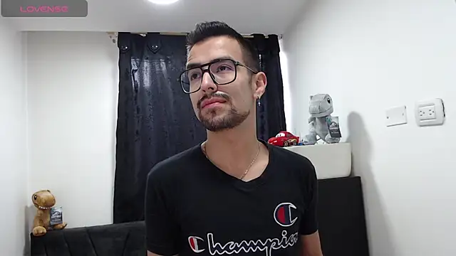 Snapshot of Demian_val chatting on February 10, 11:58 am Demian val online show from February 10, 11:58 am