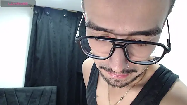 Snapshot of Demian_val chatting on February 12, 11:27 am Demian val online show from February 12, 11:27 am