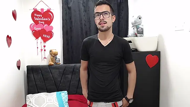 Snapshot of Demian_val chatting on February 14, 11:29 am Demian val online show from February 14, 11:29 am