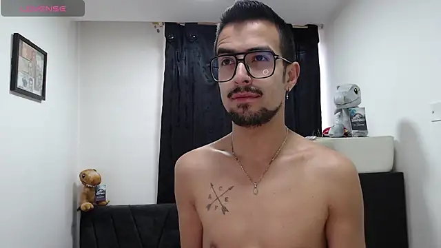 Snapshot of Demian_val chatting on February 17, 12:12 pm Demian val online show from February 17, 12:12 pm