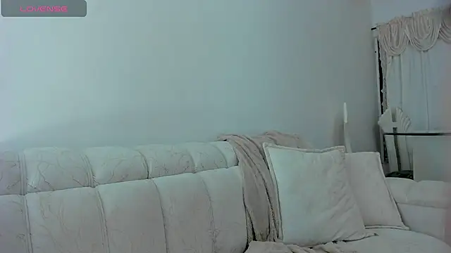 PamelaBliss online show from April 18, 1:09 am