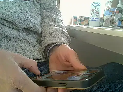 createur34 online show from November 28, 1:03 pm