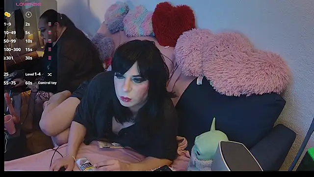 Snapshot of MissNadiaX06 chatting on March 18, 6:48 pm MissNadiaX06 online show from March 18, 6:48 pm