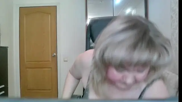 Snapshot of Victoria_secrets_ chatting on April 30, 5:14 am Victoria secrets online show from April 30, 5:14 am