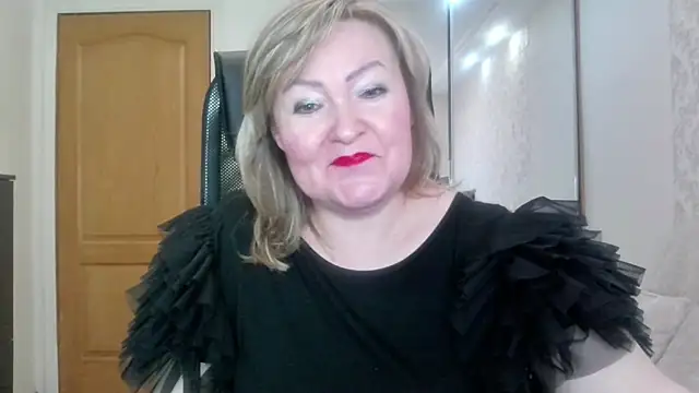 Snapshot of Victoria_secrets_ chatting on June 18, 9:47 am Victoria secrets online show from June 18, 9:47 am
