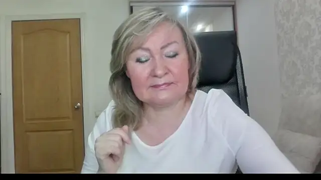 Snapshot of Victoria_secrets_ chatting on July 27, 5:14 am Victoria secrets online show from July 27, 5:14 am