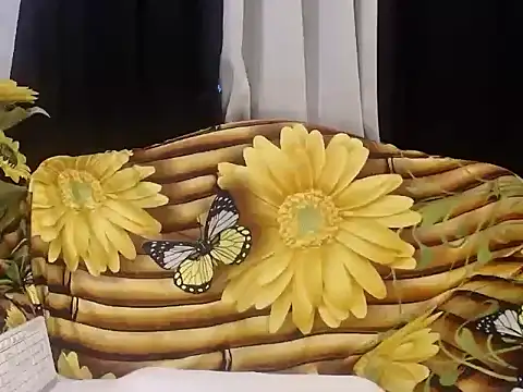 Snapshot of UrSweetClassyPinay chatting on April 17, 9:29 pm UrSweetClassyPinay online show from April 17, 9:29 pm