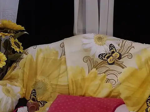 Snapshot of UrSweetClassyPinay chatting on May 17, 6:15 pm UrSweetClassyPinay online show from May 17, 6:15 pm