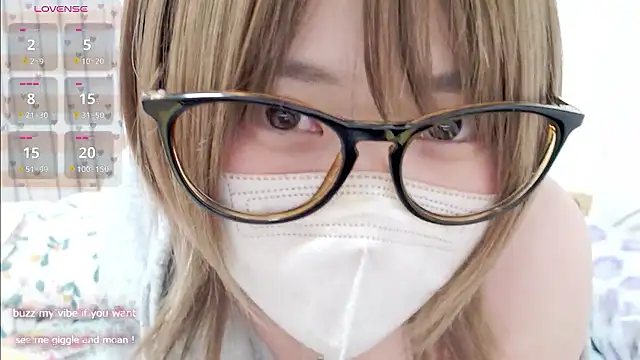 Snapshot of FUYU_rain chatting on April 21, 1:42 am FUYU rain online show from April 21, 1:42 am
