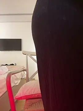 Snapshot of Halima_misshotpussy13 chatting on December 22, 6:43 am Halima misshotpussy13 online show from December 22, 6:43 am