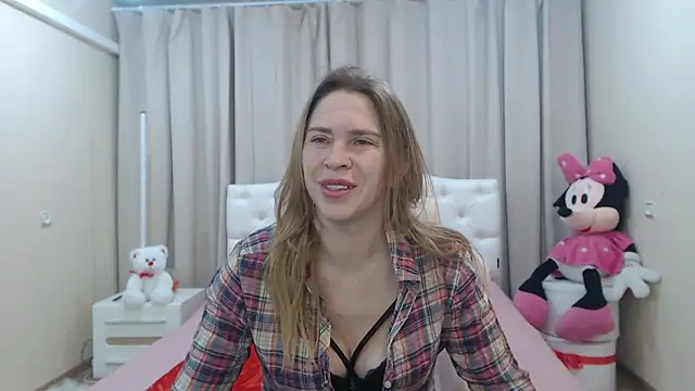 TessaDaybreak online show from February 20, 7:43 am