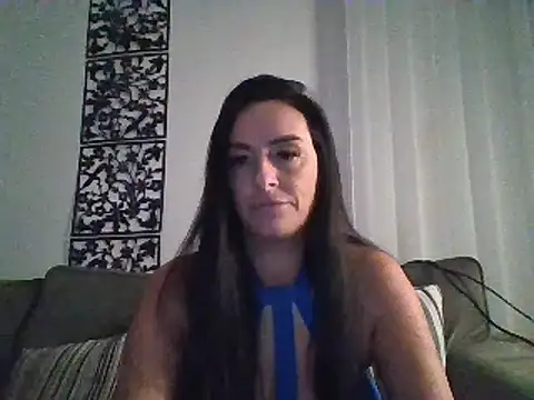 Snapshot of Layla_Gilf_Mae chatting on March 21, 8:29 pm Layla Gilf Mae online show from March 21, 8:29 pm