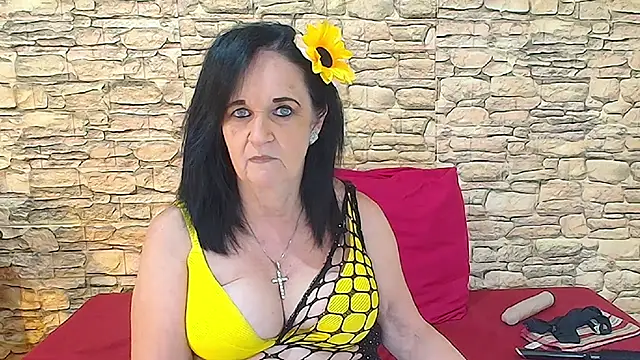 Snapshot of LuciousGrace chatting on June 12, 5:39 am LuciousGrace online show from June 12, 5:39 am