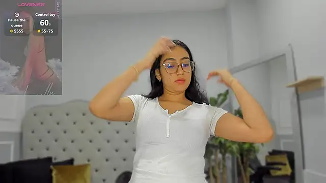 lucelly 15 online show from February 5, 11:48 am