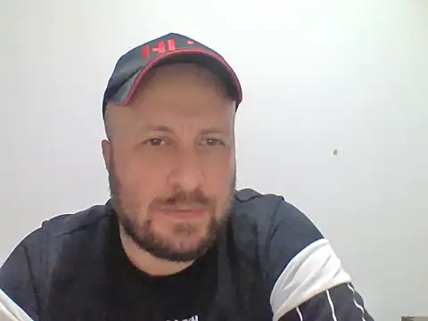 Snapshot of BellBort chatting on January 12, 1:11 am BellBort online show from January 12, 1:11 am