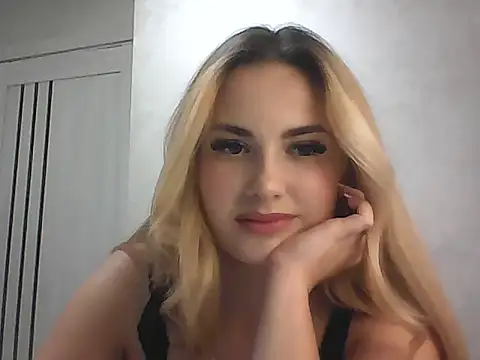 Snapshot of GoddessTenderness chatting on October 23, 3:55 pm GoddessTenderness online show from October 23, 3:55 pm