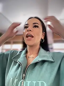 Naatalia online show from October 31, 6:42 pm