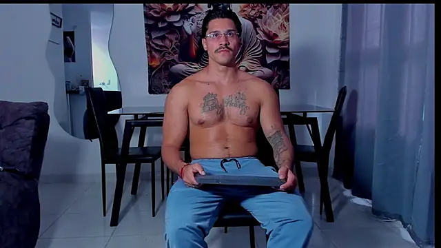 Valentino Dosantos  online show from February 23, 8:28 pm