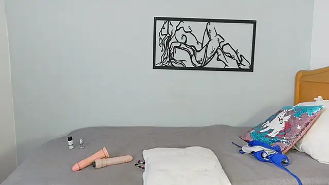 karina-lopez online show from December 14, 2:00 pm