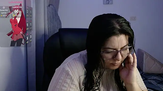 Snapshot of miss_nyxxx chatting on May 26, 10:00 am miss nyxxx online show from May 26, 10:00 am