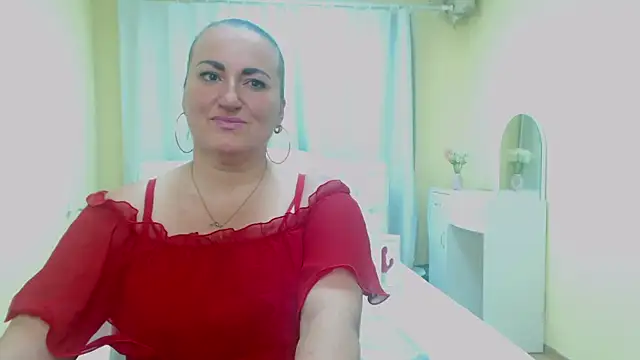 Snapshot of DianaMGG chatting on May 29, 5:38 am DianaMGG online show from May 29, 5:38 am