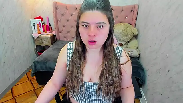 Lianngrace online show from April 17, 2:31 pm