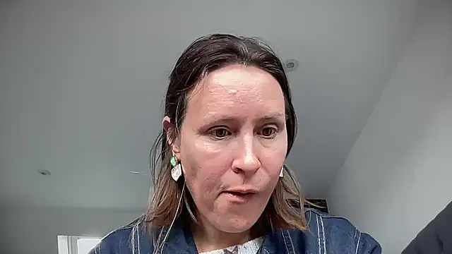 Snapshot of eatmypie69 chatting on November 3, 9:43 am eatmypie69 online show from November 3, 9:43 am