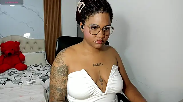 ZahraRose online show from March 23, 8:46 pm