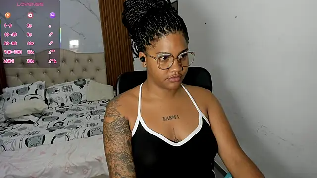 Snapshot of ZahraRose chatting on April 29, 11:14 am ZahraRose online show from April 29, 11:14 am